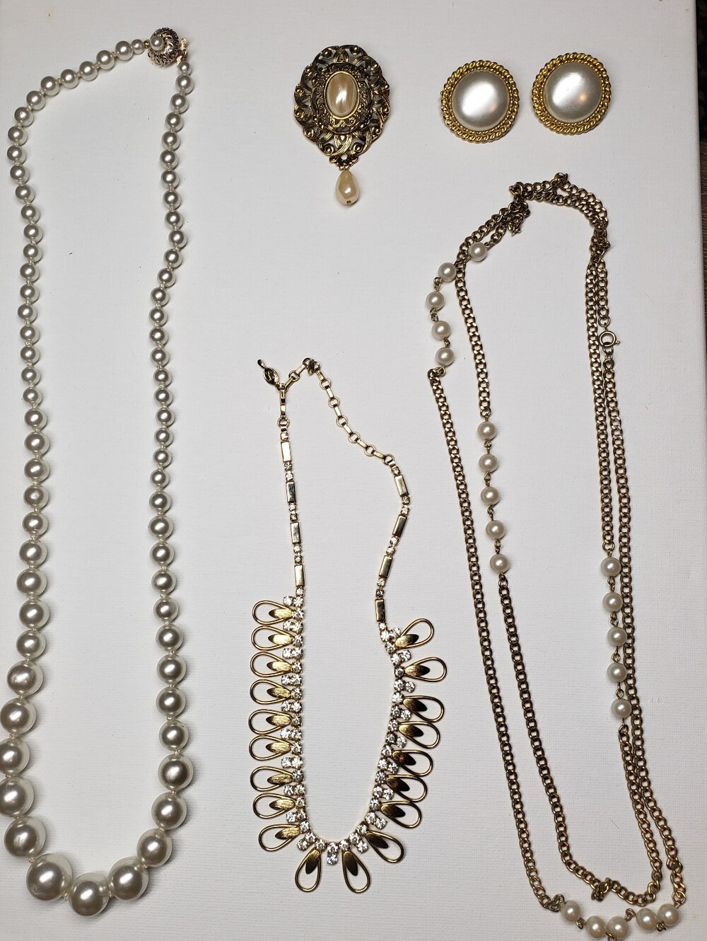 Vintage Jewelry/necklaces